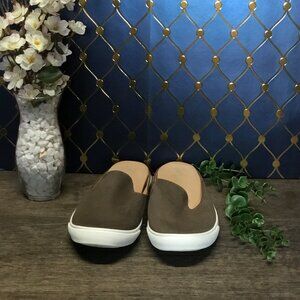 Old Navy Green Sneaker Mule Shoes – Women’s Size 8